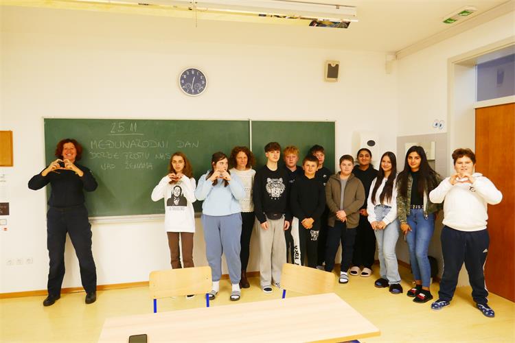 Slika /PU_KK/Vijesti/2025/11/OŠ Legrad - 8. razredi - Dan borbe protiv nasilja nad ženama.JPG